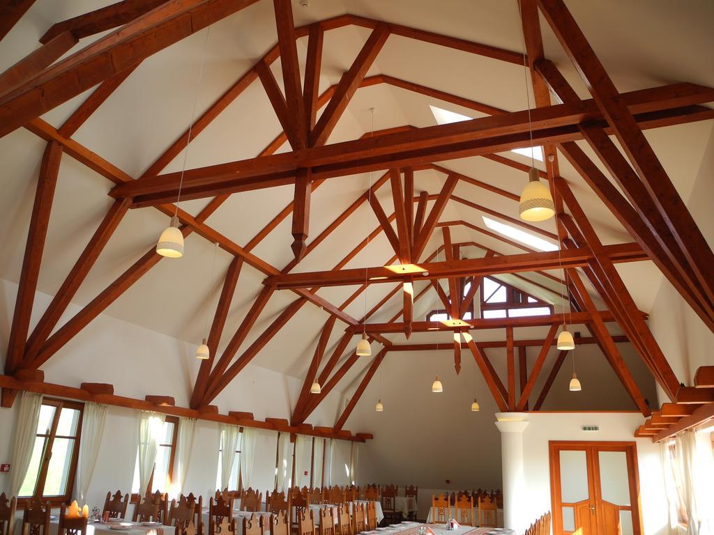 Bonanza Pensiune & Restaurant Mera Extérieur photo